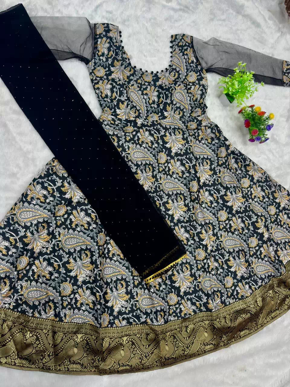Kalamkari Print Maxi With Jacquard Silk Border & Dupatta