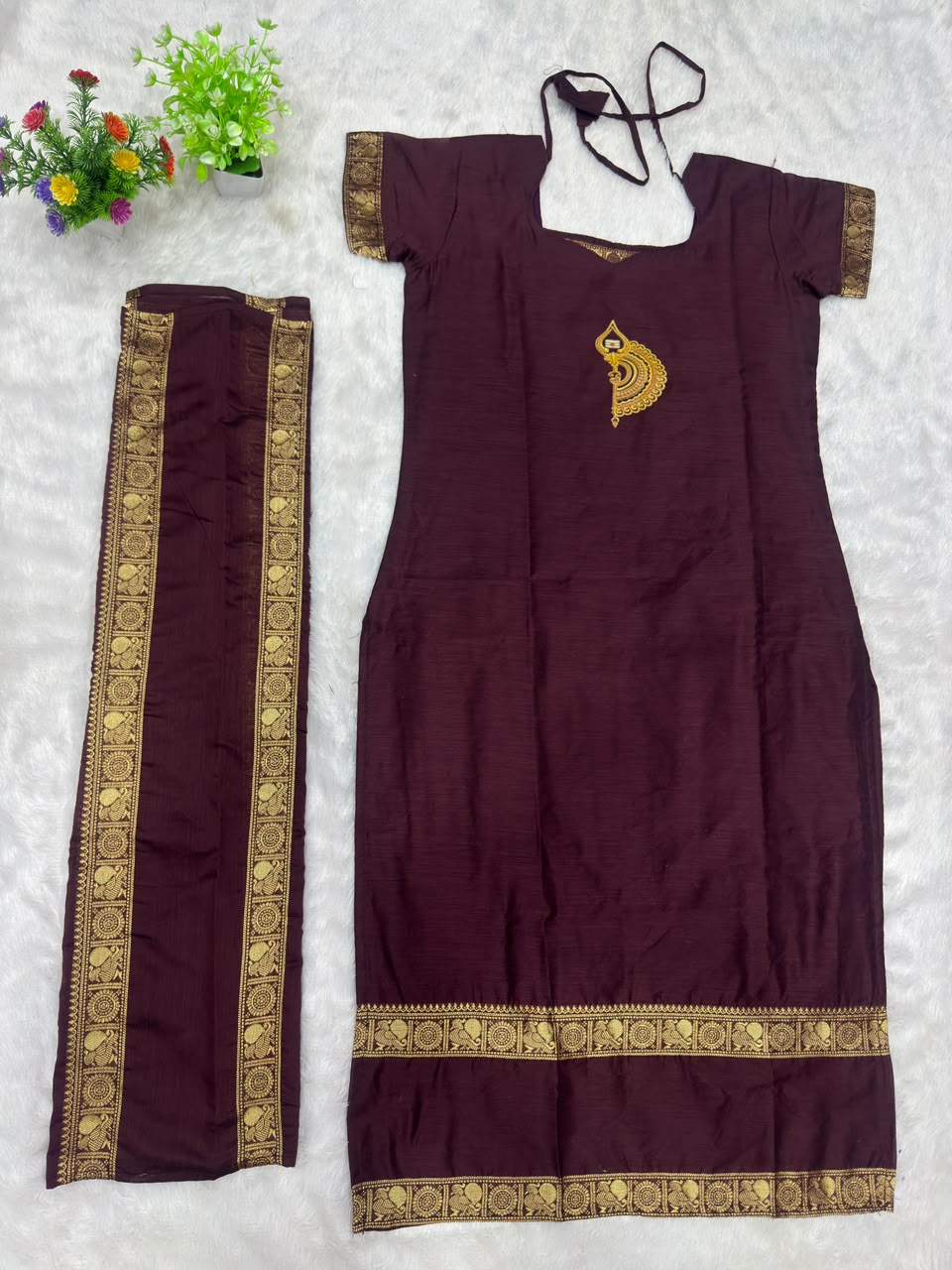 Chettinad Cotton Vel Symbol Embroidered Kurti with Dupatta